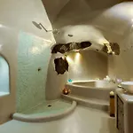 Cave At White Rock - Private Outdoor Jacuzzi * Karterados (Santorini)