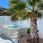 Holiday home Cave At White Rock - Private Outdoor Jacuzzi *