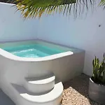 Cave At White Rock - Private Outdoor Jacuzzi Holiday home Karterados (Santorini)