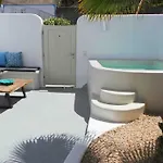 Holiday home Cave At White Rock - Private Outdoor Jacuzzi *