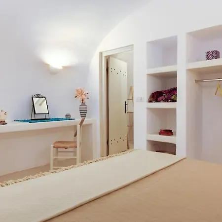 Cave At White Rock - Private Outdoor Jacuzzi * Karterados (Santorini)