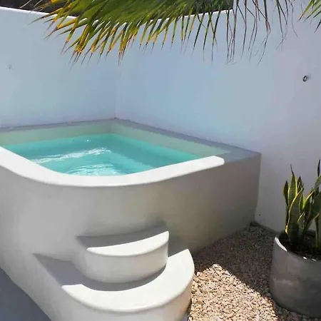 Cave At White Rock - Private Outdoor Jacuzzi Hébergement de vacances Karterados (Santorini)