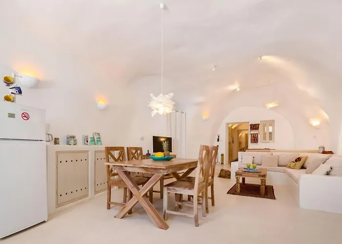 Cave At White Rock - Private Outdoor Jacuzzi * Karterados (Santorini)