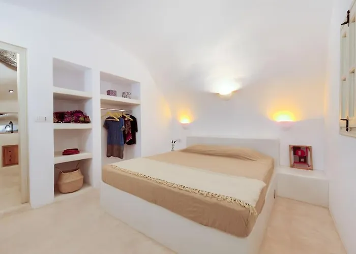 Cave At White Rock - Private Outdoor Jacuzzi * Karterados (Santorini)